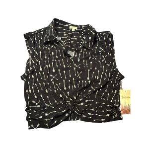 Lily White Women's size Large Black Arrow Print Top